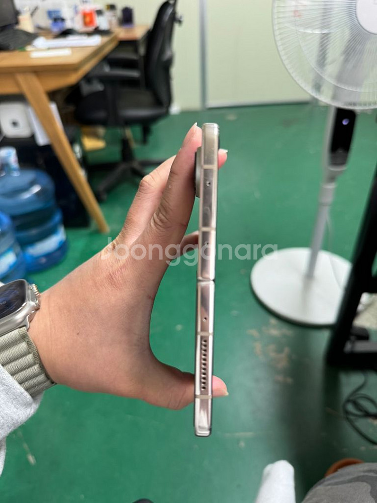 갤럭시 Z폴드4 크림 256GB 자급제 팝니다.--7