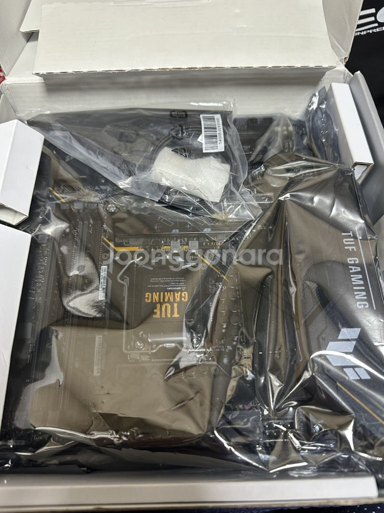 단순개봉 미사용 TUF GAMING B560M-PLUS--5