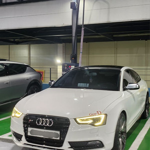 아우디 A5 2.0TDI 콰트로 스포츠백