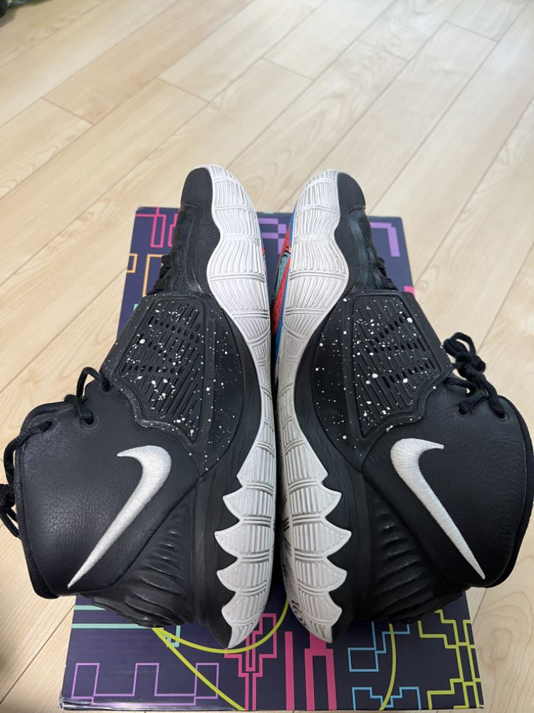 나이키 농구화 카이리6 흰검 280--2