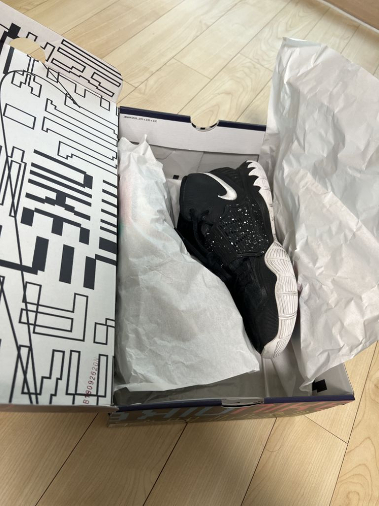 나이키 농구화 카이리6 흰검 280--6