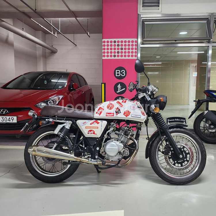 그리폰 125판매합니다.(헬멧 증정)--0