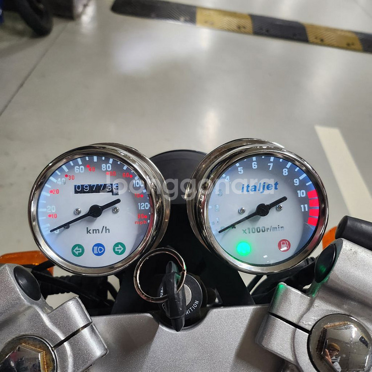 그리폰 125판매합니다.(헬멧 증정)--8