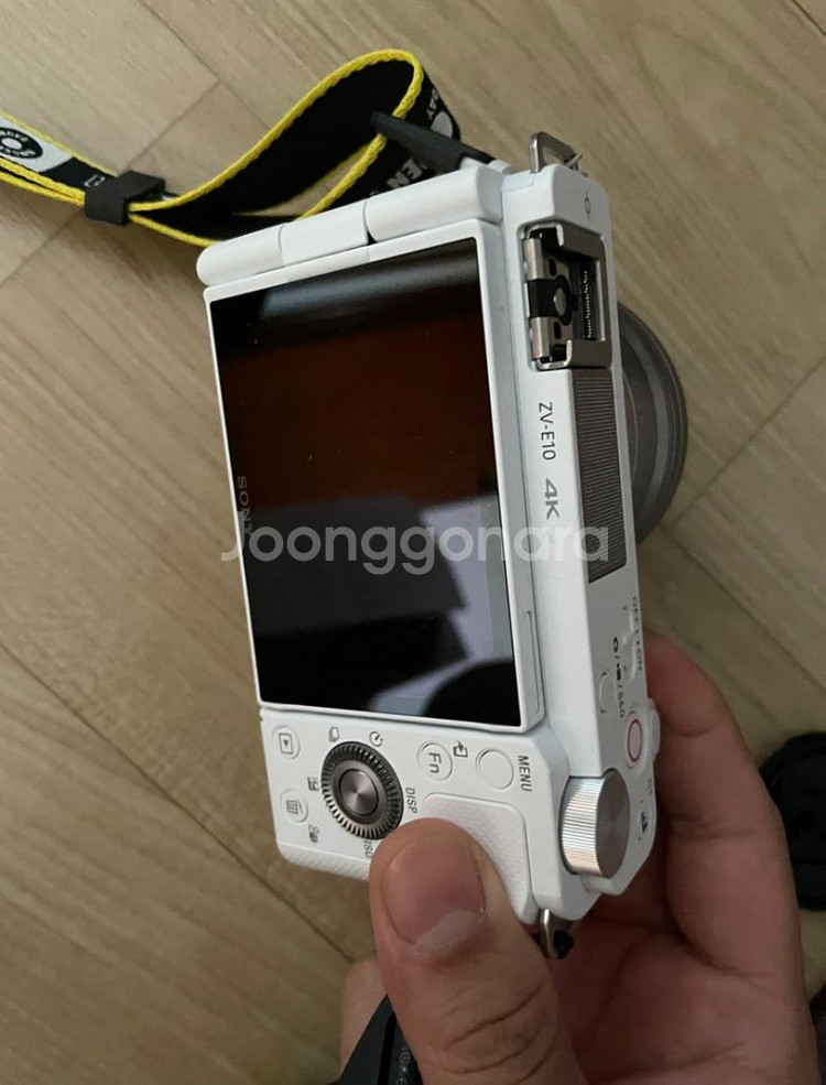 zv-e10 구매한지 한달 딱 한번 들고나간 카메라--1