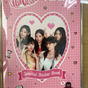 뉴진스 빼빼로 스티커북 팔아요