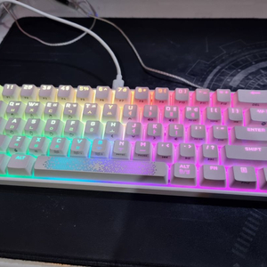 커세어 K65 RGB MINI 적축 화이트