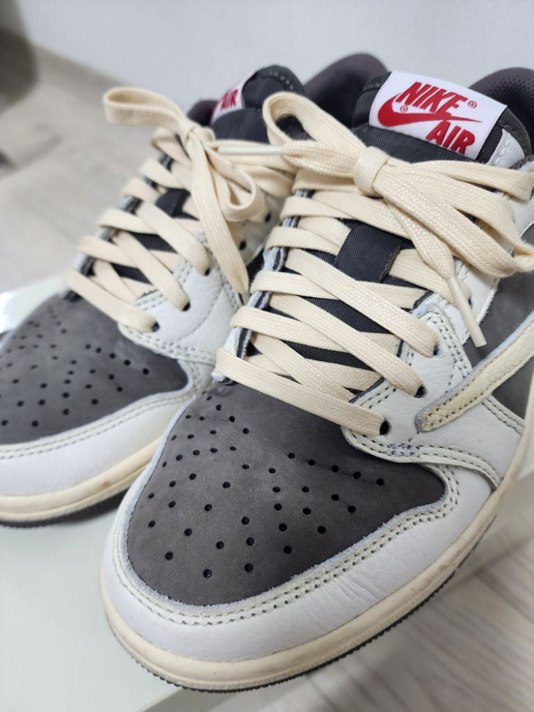 나이키 조던1 트래비스스캇 리버스 모카 235mm--2