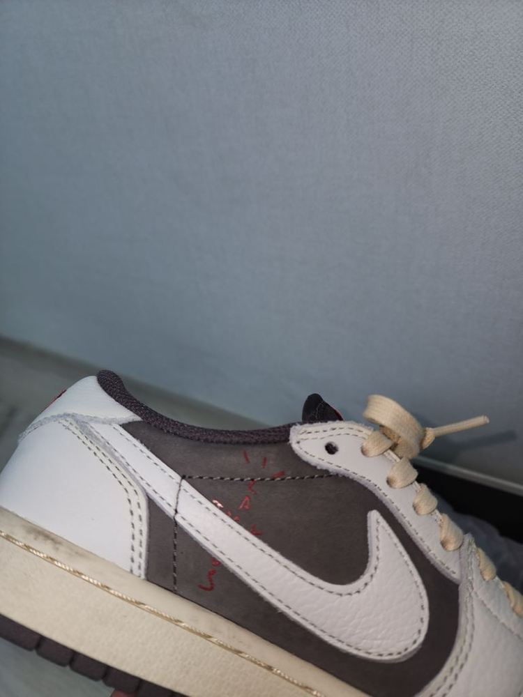 나이키 조던1 트래비스스캇 리버스 모카 235mm--9