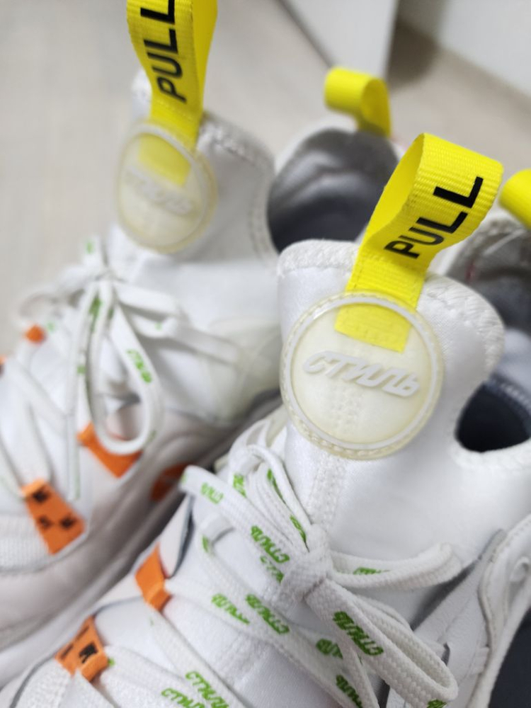 [270]헤론프리스톤 X 나이키 허라취 EDGE 화이트--2