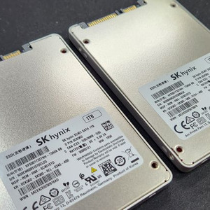 SK 하이닉스 2.5인치 1테라 SSD 두개 있어요