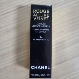 <새제품>샤넬 루쥬 알뤼르 벨벳 47호 플램보이앙트
