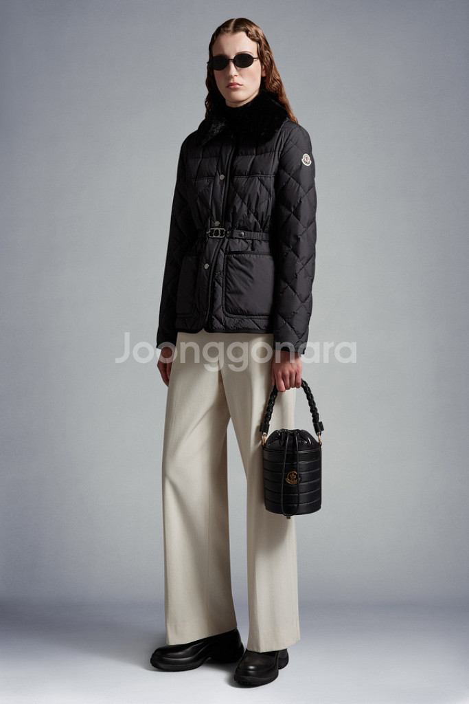 몽클레어 23FW 씨냐 다운패딩 (여성/블랙)사이즈 0--9