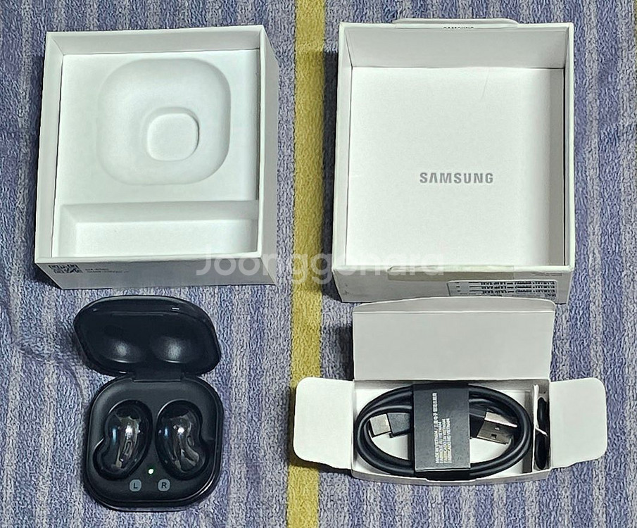 갤럭시 버즈 라이브 (블랙) 풀박스를 판매합니다--2