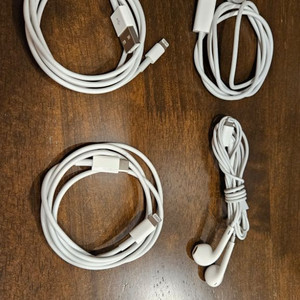 아이폰 케이블 및 애플워치 충전기