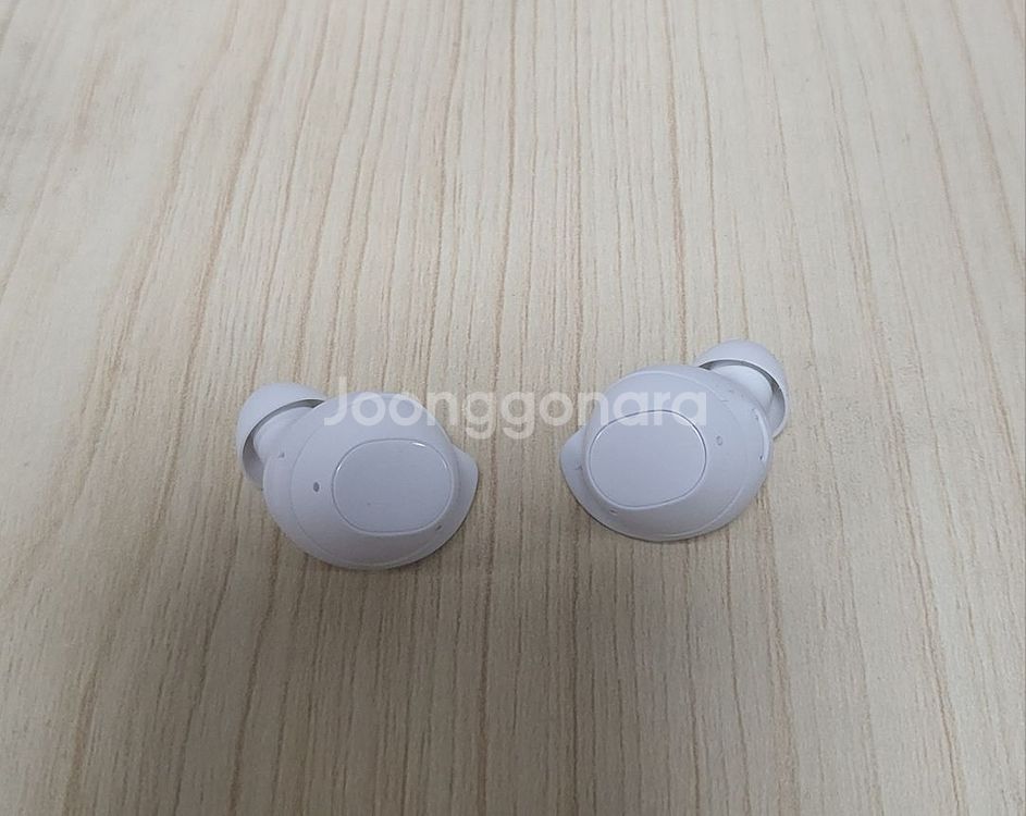 삼성 갤럭시 버즈 FE 화이트--4