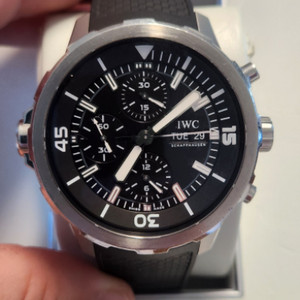 iwc 아쿠아타이머판매합니다.