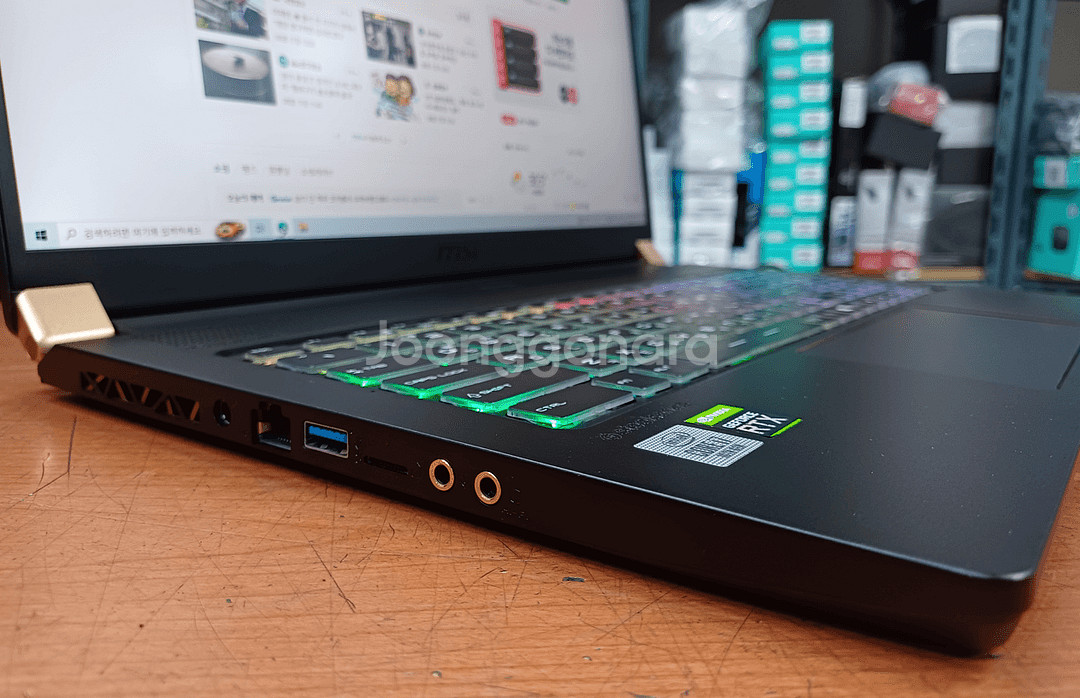 MSI GS75 Stealth 10SE i7-2.6G--1
