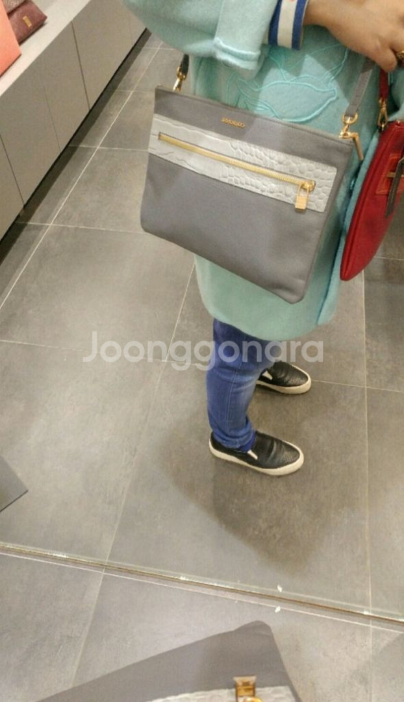 쿠론 소가죽 케이트 클러치 겸 크로스 그레이--4