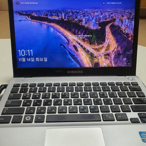 삼성노트북 NT300U1A램2,SSD120ㅡ BLUE
