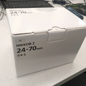 니콘 NIKKOR Z 24-70mm f/4 S 렌즈