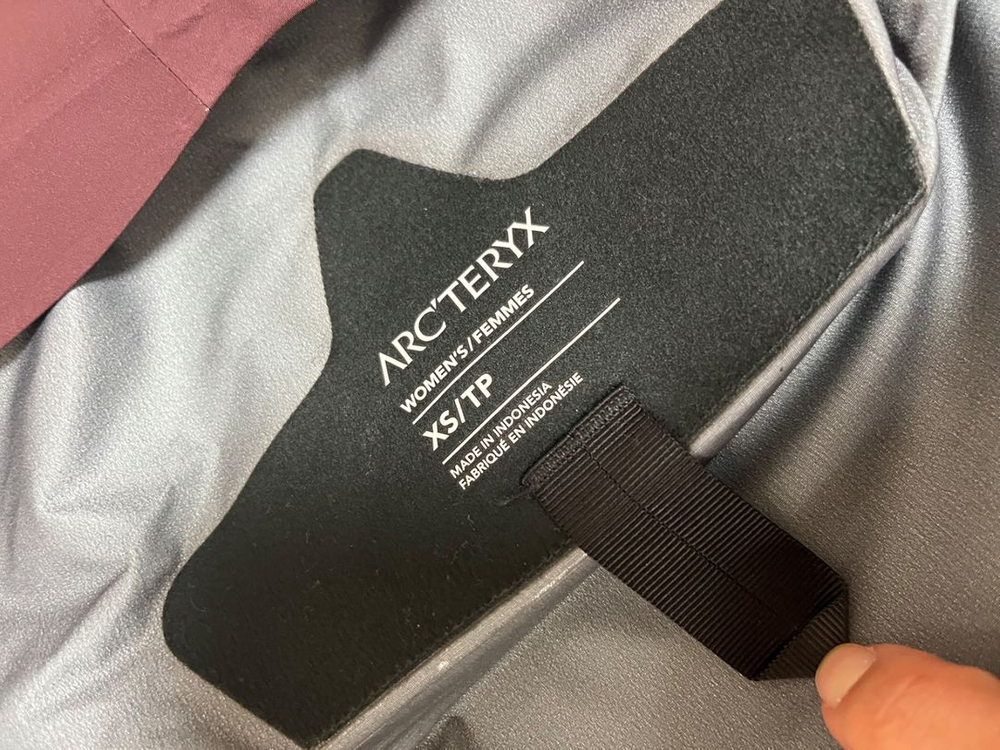 아크테릭스 우먼스 알파 AR 고어텍스 프로자켓--2