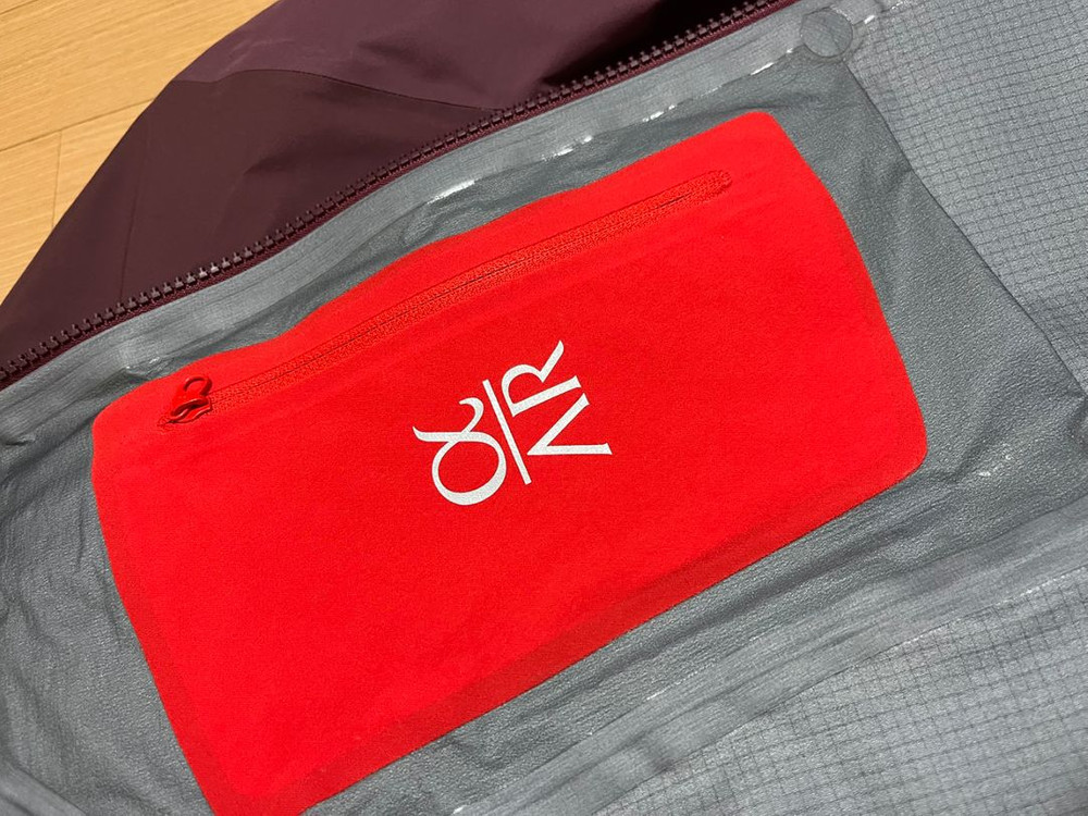 아크테릭스 우먼스 알파 AR 고어텍스 프로자켓--3