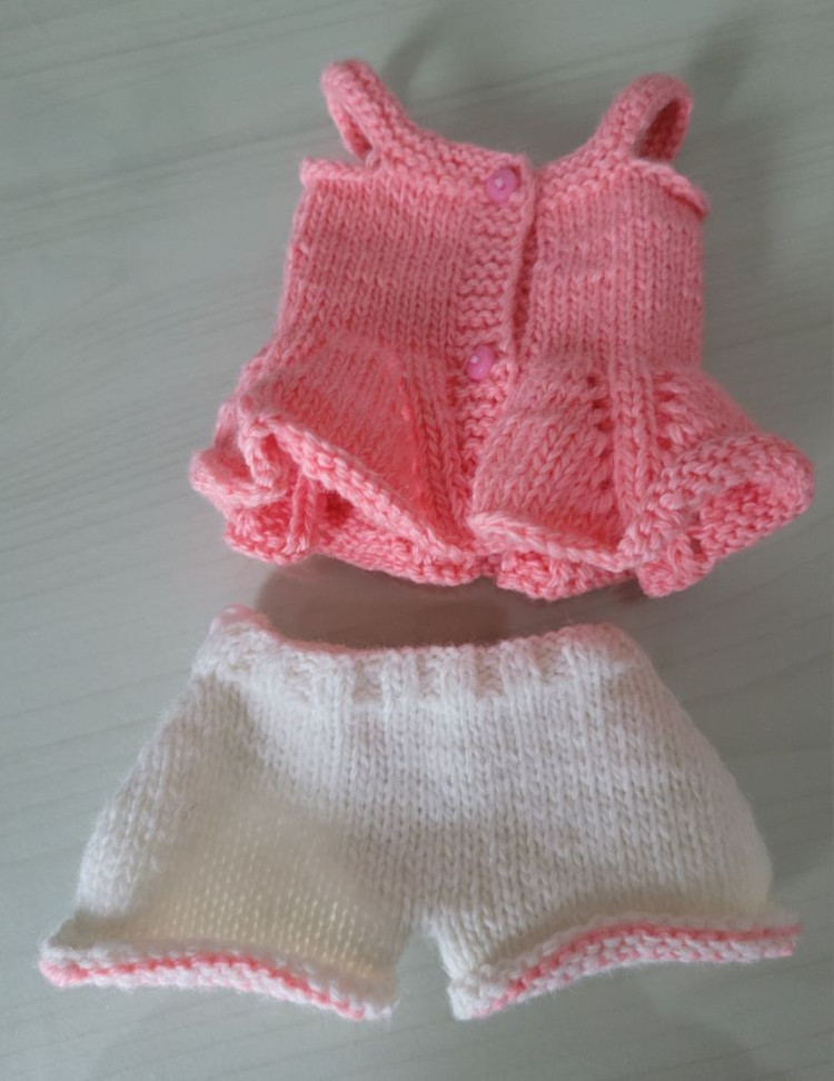 파올라 레이나 인형옷 팝니다.--3