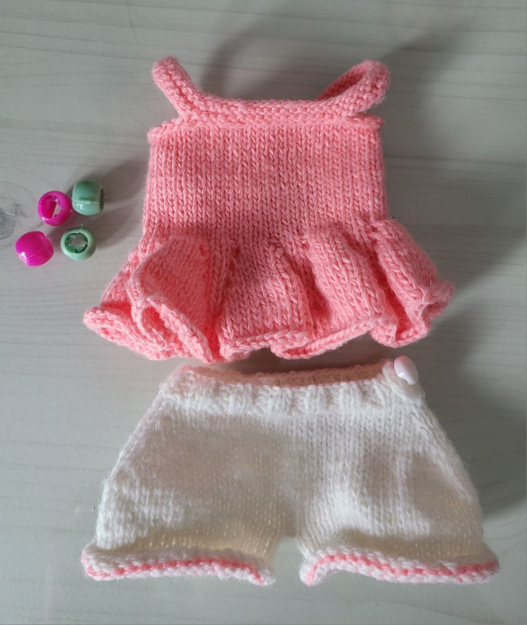 파올라 레이나 인형옷 팝니다.--4