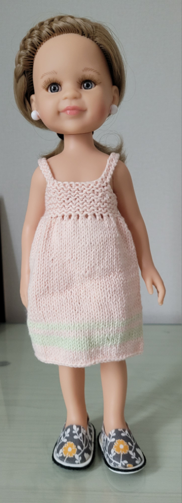 파올라 레이나 인형옷 팝니다.--2