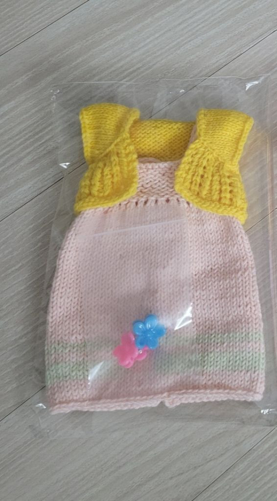 파올라 레이나 인형옷 팝니다.--9