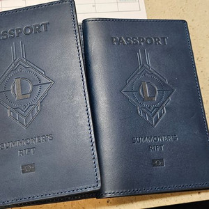 리그오브레전드 롤 여권지갑 팝니다