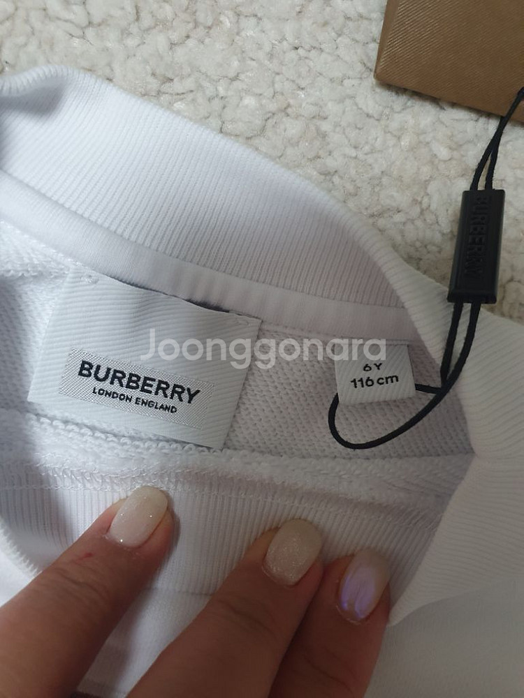 버버리키즈 맨투맨 티셔츠 [ 새상품 ]--1