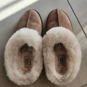 UGG 슬리퍼 240(235)