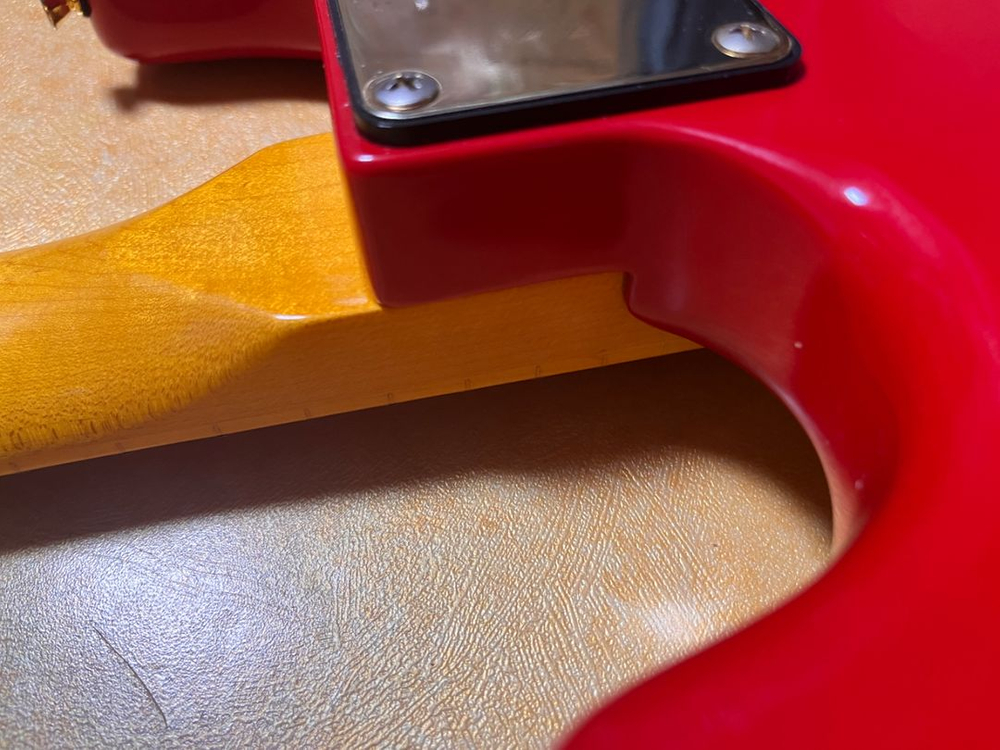 비욘드 클래식 X 빨간색 일렉기타 판매합니다--1