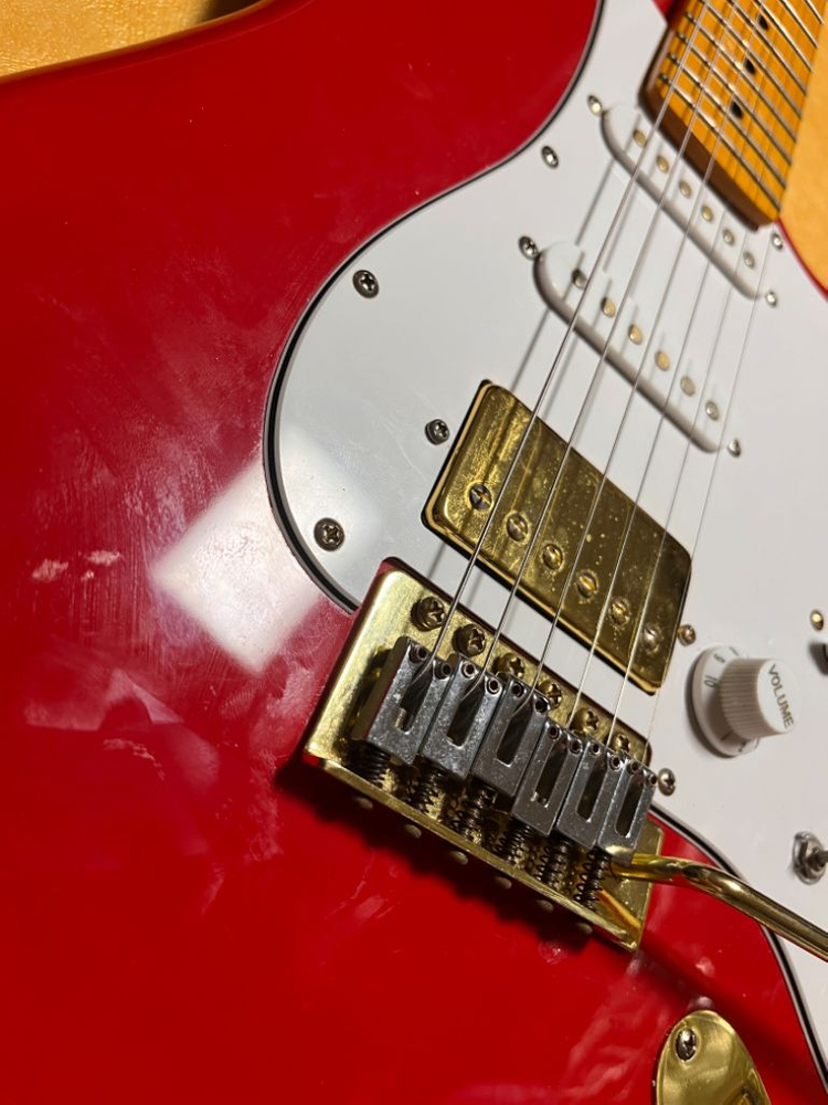 비욘드 클래식 X 빨간색 일렉기타 판매합니다--3