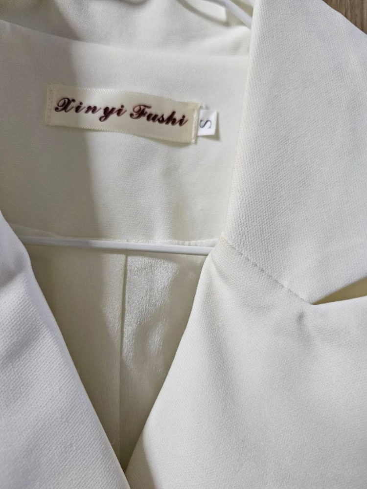 화이트정장원피스--4