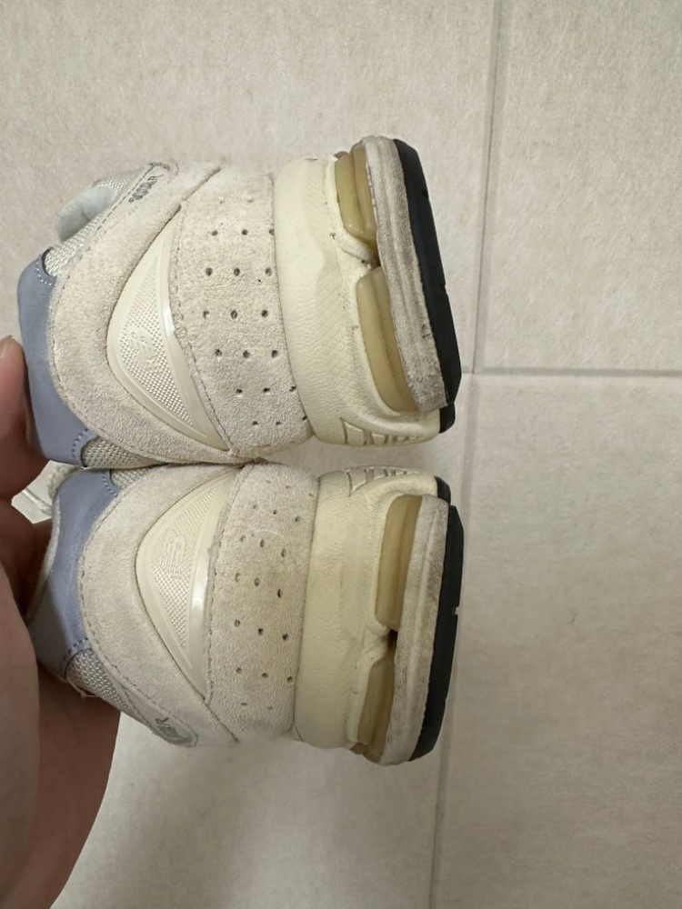 뉴발란스 2002r 235사이즈--5