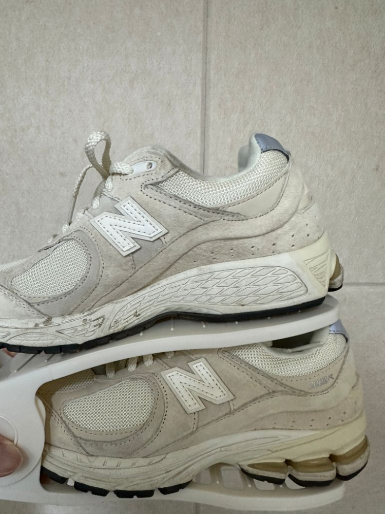 뉴발란스 2002r 235사이즈--4