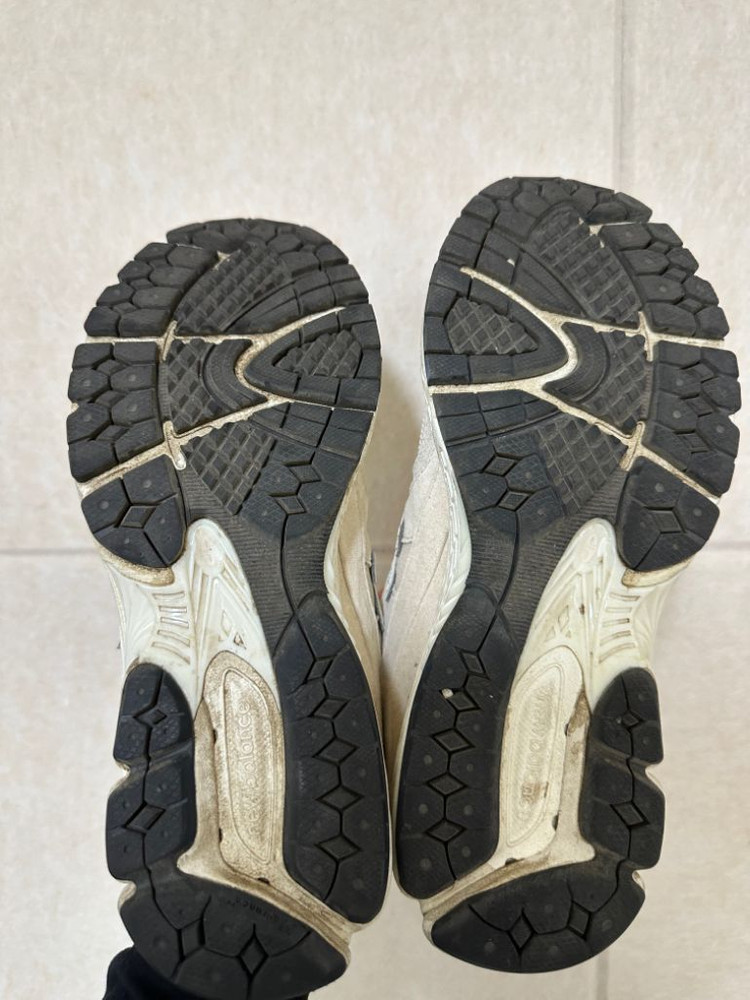 뉴발란스 2002r 235사이즈--6