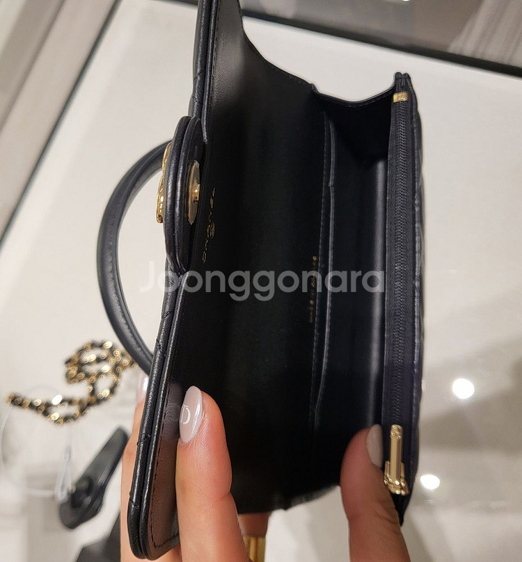 23FW 샤넬 CHANEL 탑핸들 폰홀더 플랩백--3