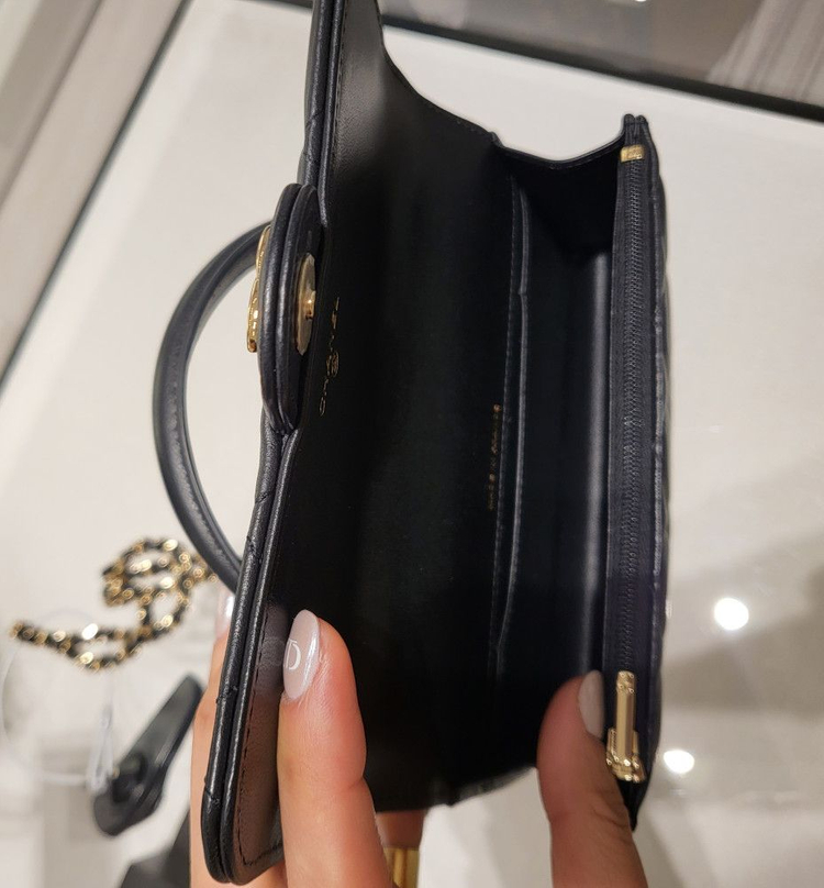 23FW 샤넬 CHANEL 탑핸들 폰홀더 플랩백--3