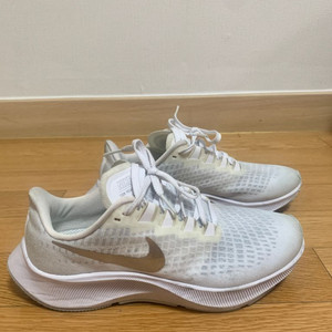 나이키 런닝화 줌 페가수스37 230