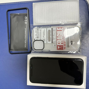 아이폰11 64GB 풀박스 판매합니다.배터리86%