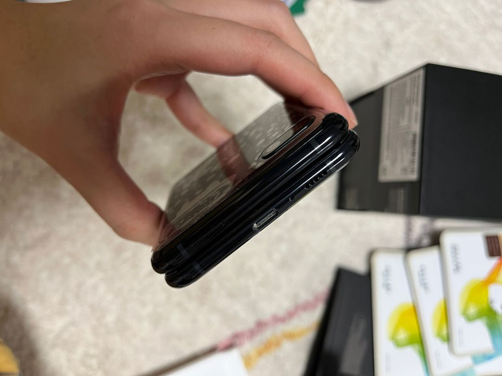 z플립1 256GB 블랙--6