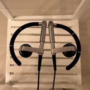 뱅앤올룹순 A8 줄이어폰