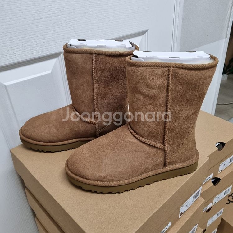UGG 어그부츠 클래식 숏2 체스트넛 새상품--0