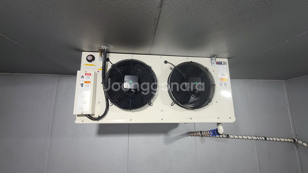 사용감없는 신제품 같은 냉동고 6평--4