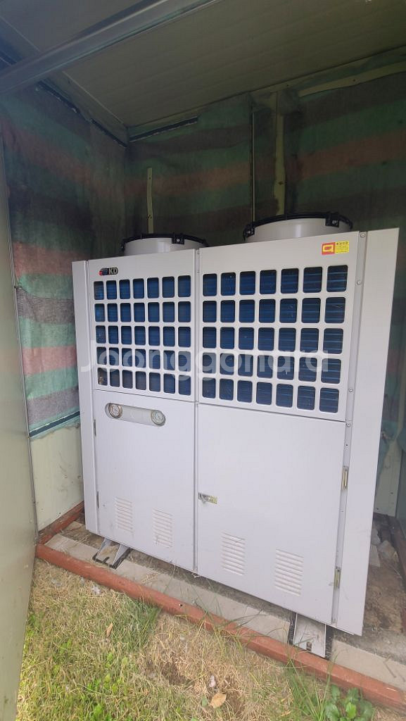 사용감없는 신제품 같은 냉동고 6평--7