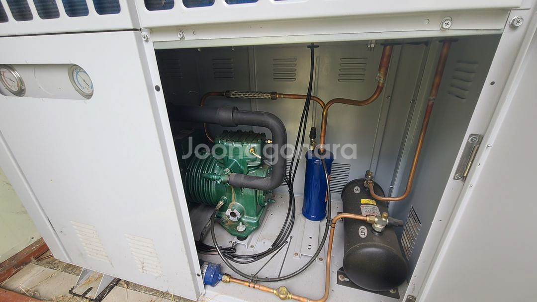 사용감없는 신제품 같은 냉동고 6평--8