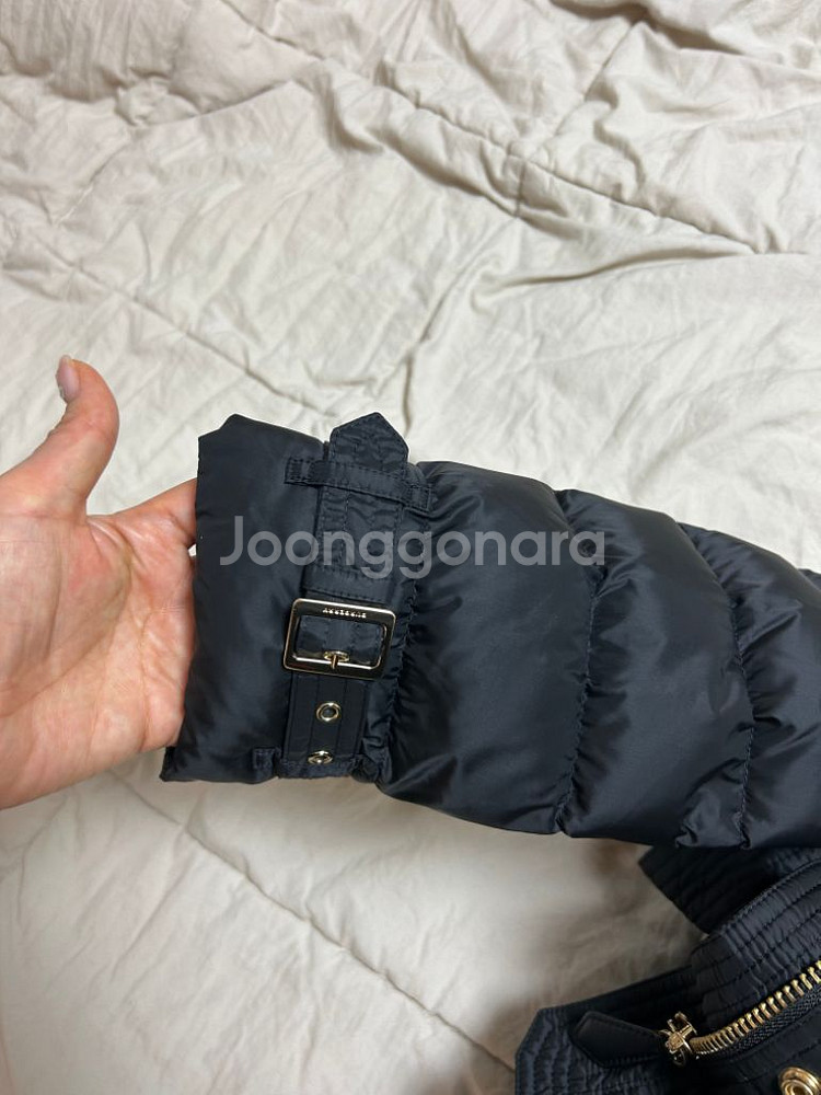 버버리 구스다운 블랙패딩(M)--6